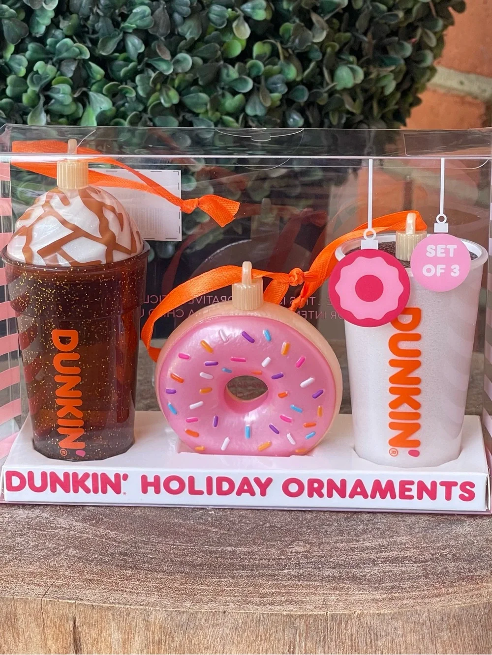 New DUNKIN HOLIDAY ORNAMENTS Gift Set of 3 - 2 cups & 1 Donut